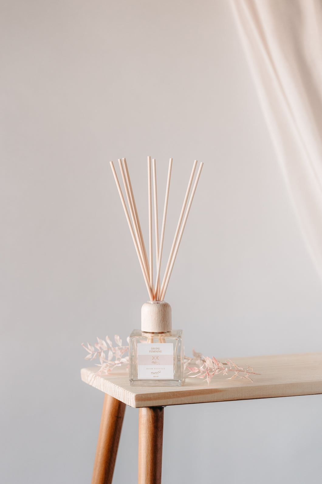 DIVINE FEMININE ROOM DIFFUSER 100ML